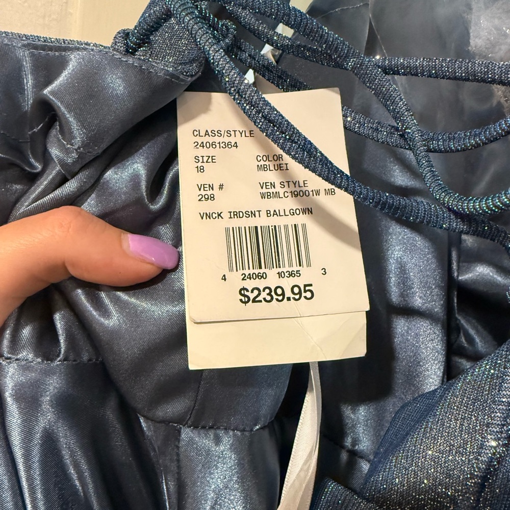 David’s Bridal Illusion Plunge Iridescent Metallic Ball Gown - Picture 12 of 13